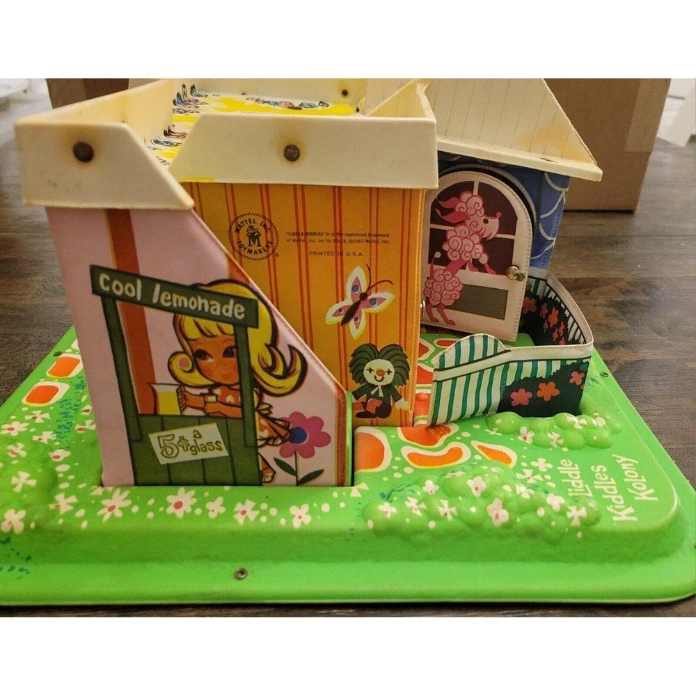 Vintage Liddle Kiddles Kolony Dollhouse House + 6 Dolls 1967 Mattel Toy Set